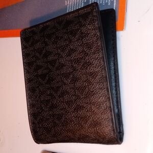 Michael kors wallet